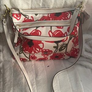 Coach Red and white poppy
Floral Crossbody Bag